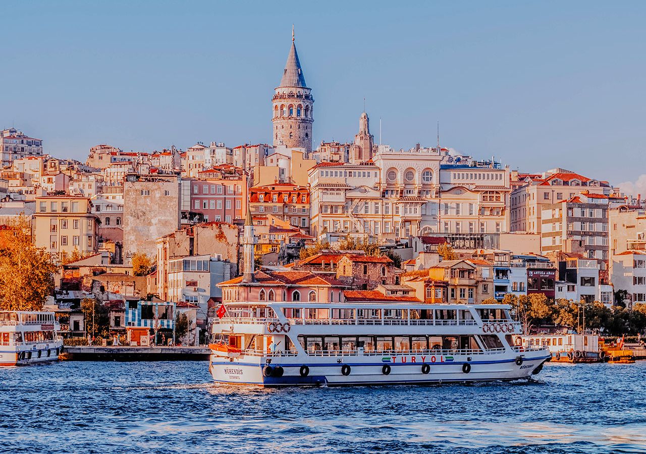 Half-Day Istanbul Tour – Spice Market Visit & Bosphorus Boat Ride