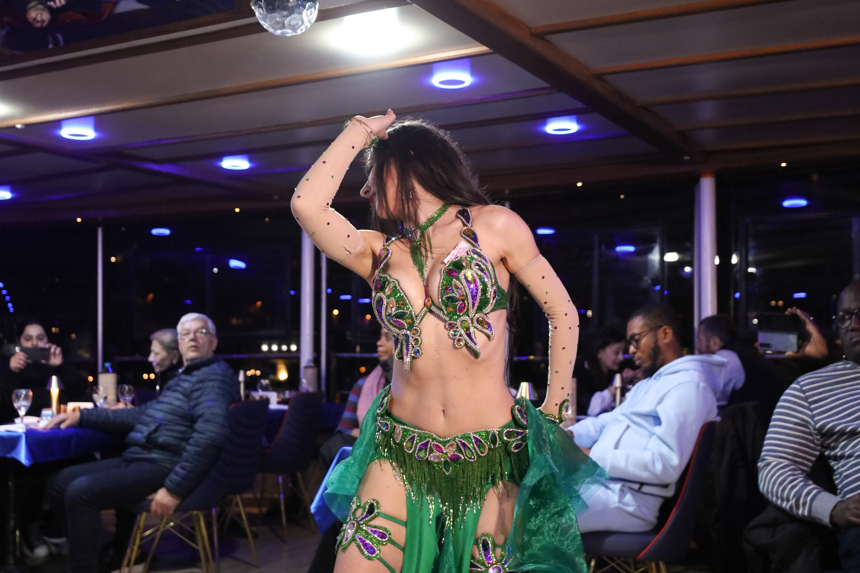 Istanbul: Bosphorus Cruise with Private Table & Dinner (Turkish Night Show)