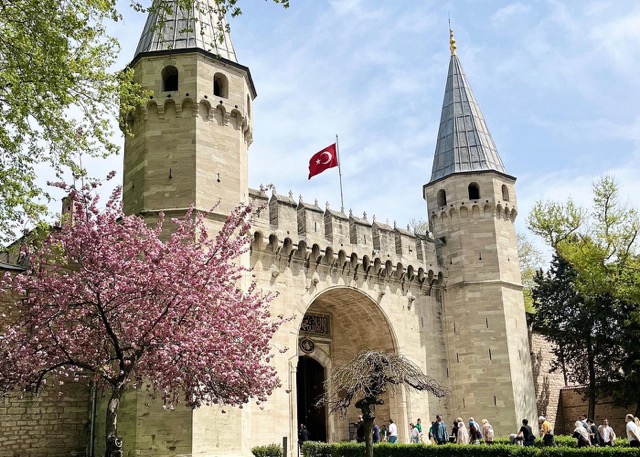 Private Guided Istanbul Tour – Hagia Sophia, Blue Mosque, Topkapi Palace